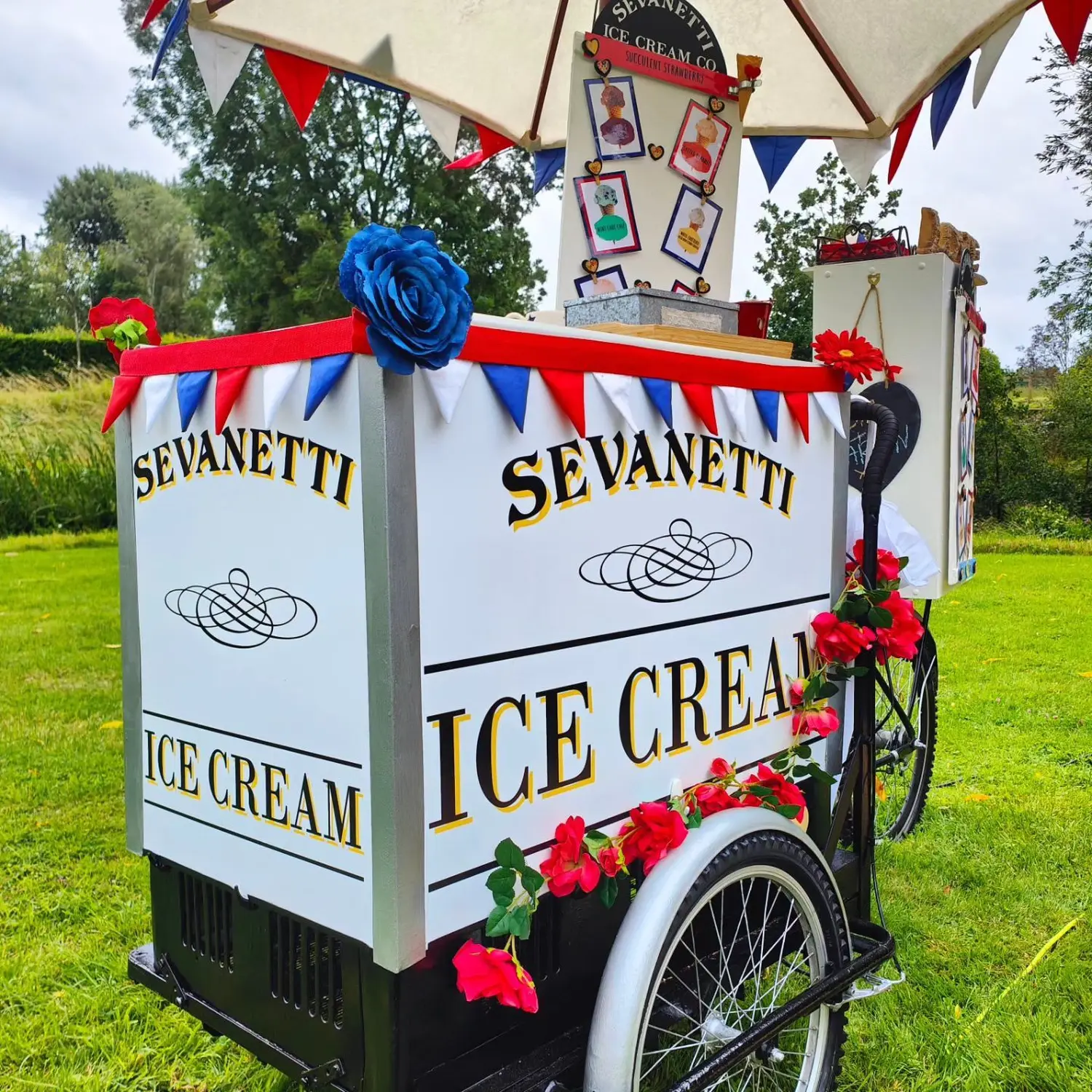 Sevanetti Ice Cream Bikes Red, White & Blue decoration sets