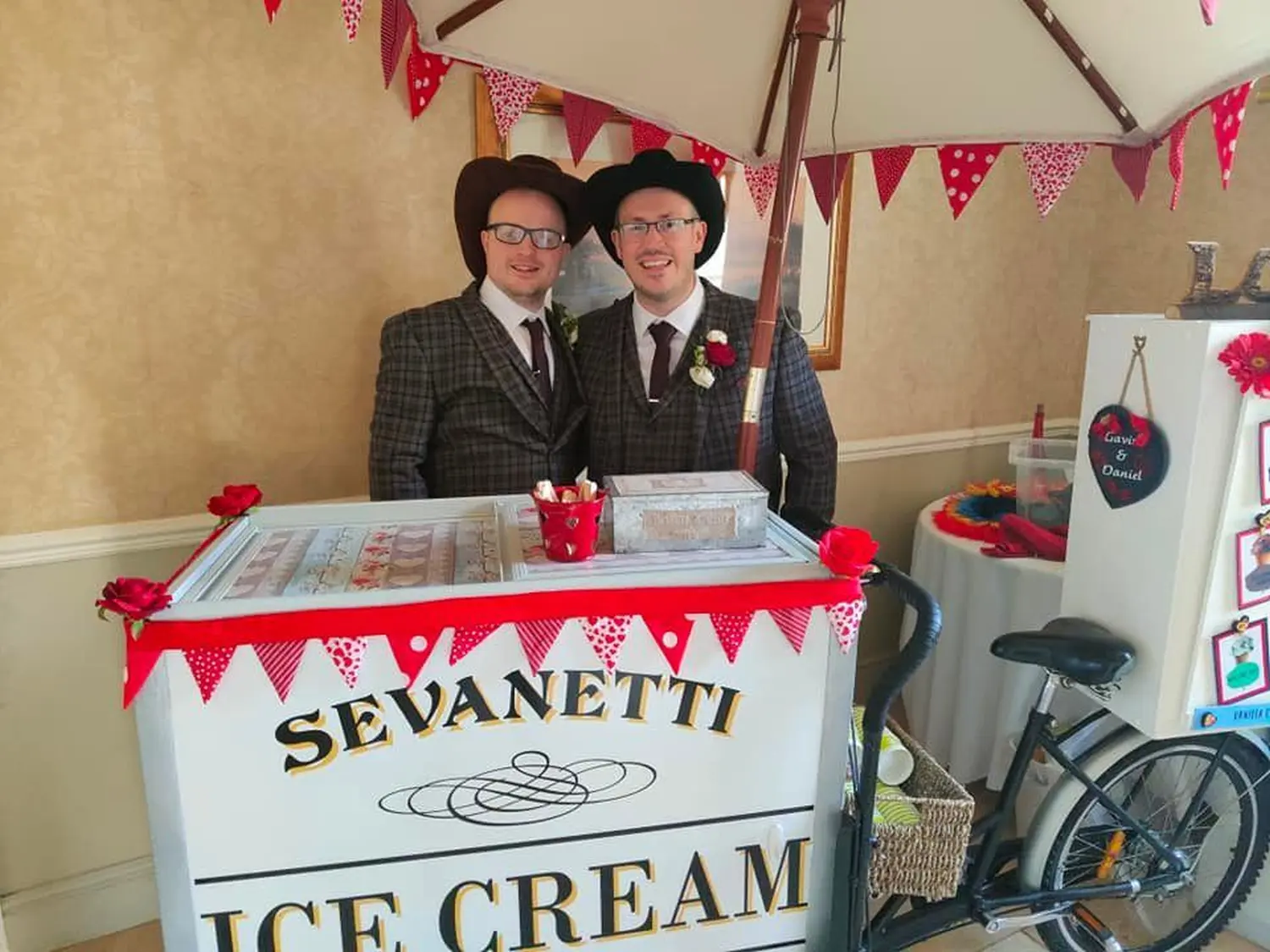 Two mens with Sevanetti Ice Cream Bikes Red decoration set