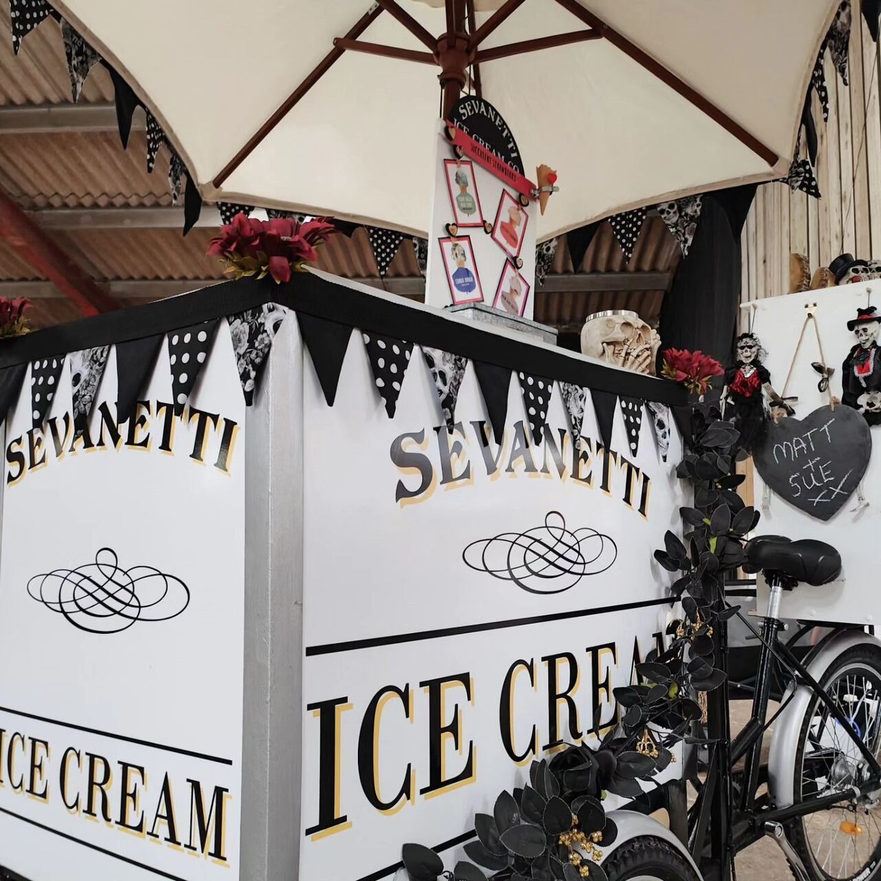 Sevanetti Ice Cream Bikes Black, White and Skulls decoration sets