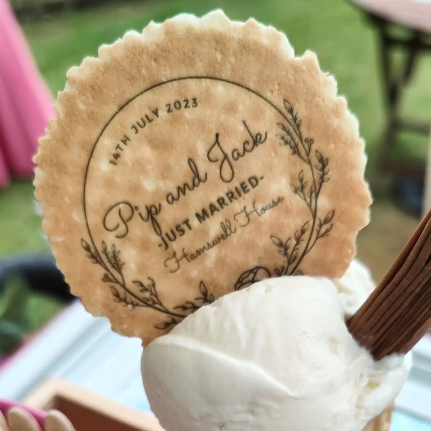 personalized Sevanetti wafers with ice cream